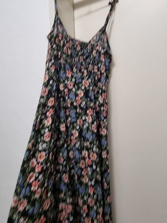 Kleid mit feinen Träger , vorne mit Knöpfe Gr. 34 neu