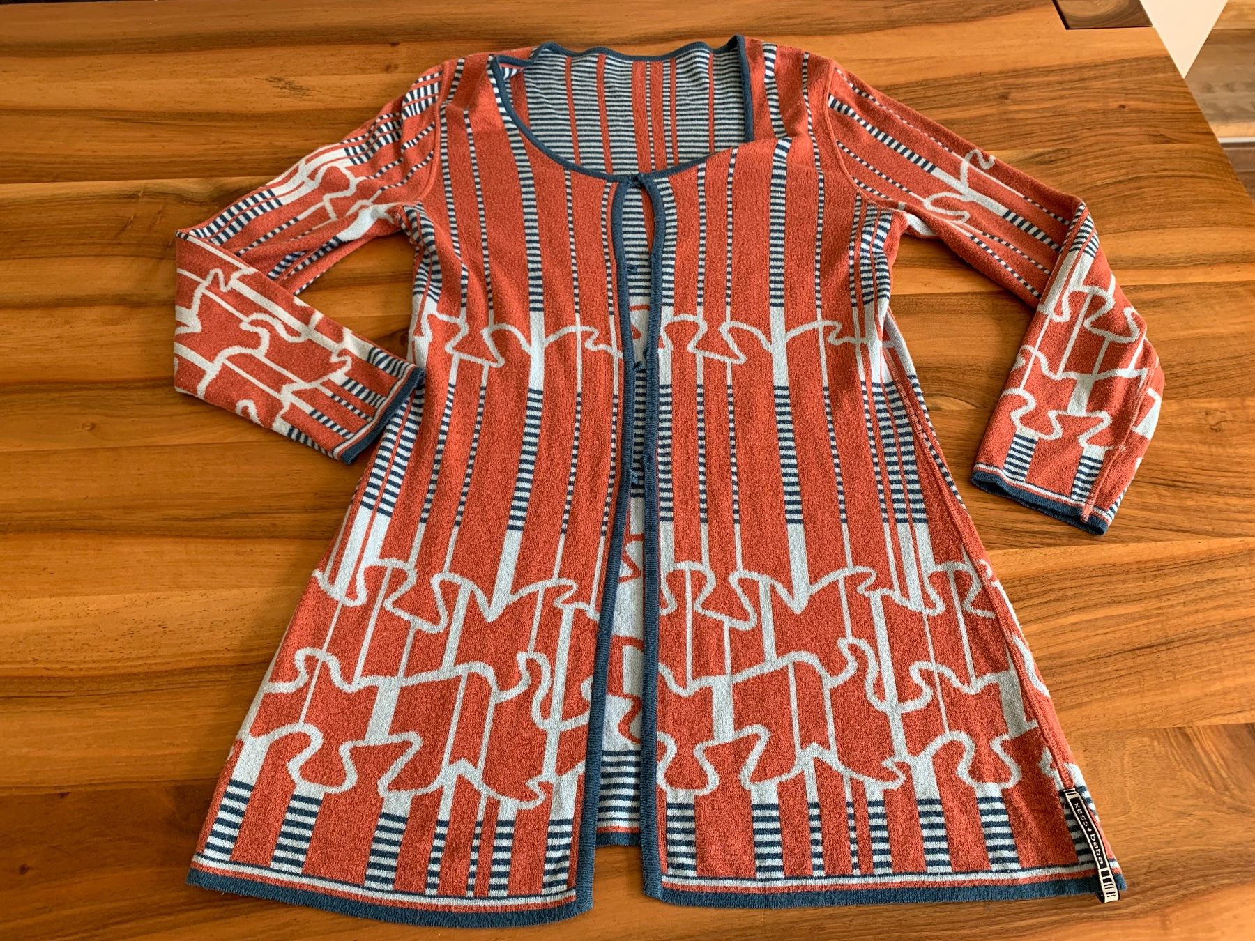 Giacche: XESS + BABA Luxus Schweizer Label Strickjacke wendebar S/M – Usato da Meiringen venduto da luanik 1