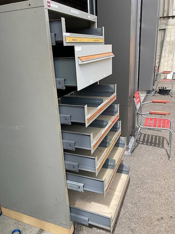 Armadi: Werkzeugschrank Vidmar – Usato da Liesberg Dorf venduto da Country1 2