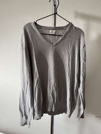 Strickpullover mit V-Ausschnitt