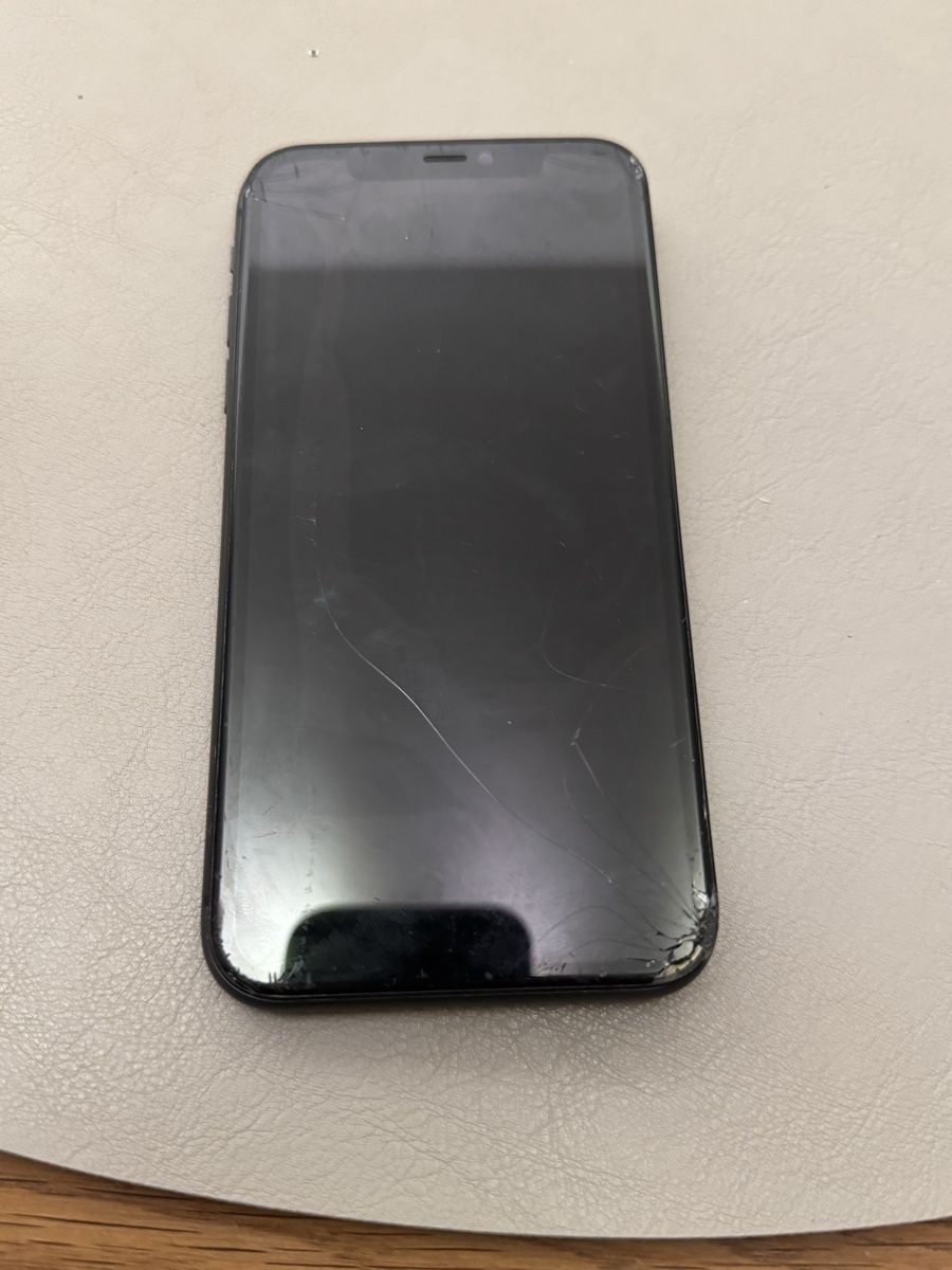 Apple Handys / Smartphones: iPhone 11 – Defekt aus Adliswil von Busys 1