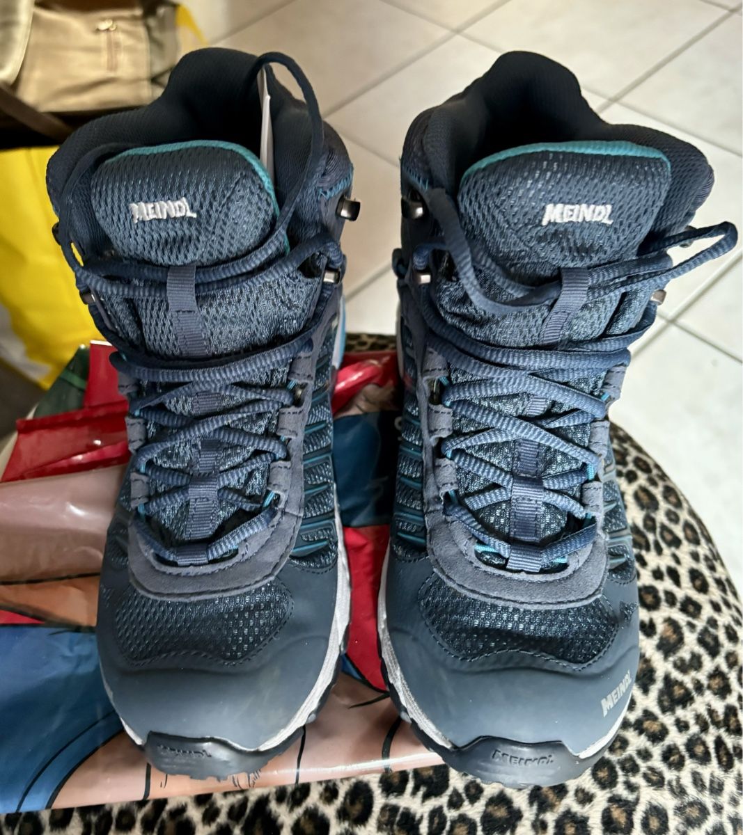 Meindl Scarpe da donna: Souliers de marche – Usato da Estavayer Le Lac venduto da sico1260