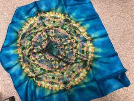 Seiden - Foulard 90x90cm mit Batikmuster