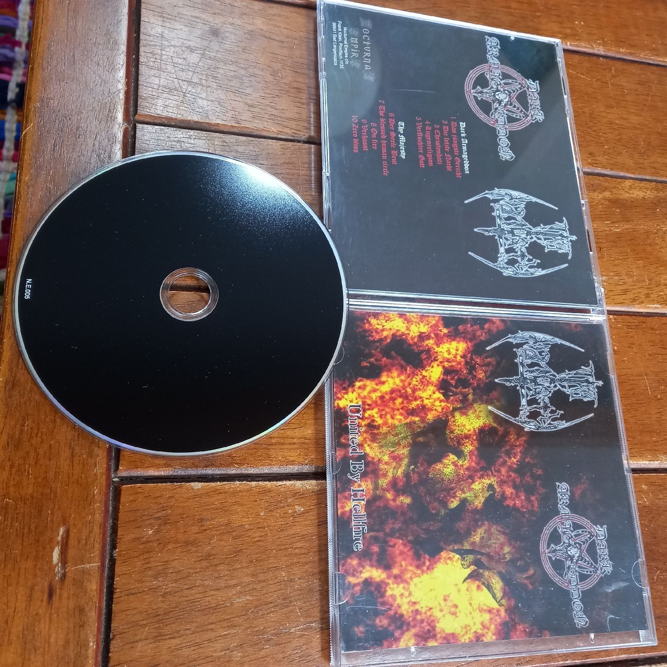 CDs: dark armageddon/thy majesty (split) – Gebraucht aus St-Cergue von VeganWarrior