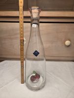 Handarbeit. Flasche mit Kirschen, Mizzi Glashütte Neu