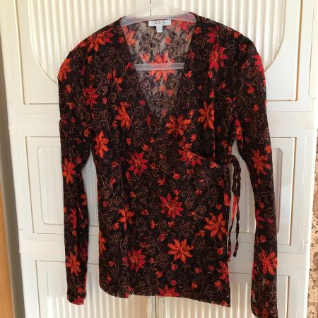 Schöne Herbst-Bluse mit Blumenmuster, Grösse M, TOP