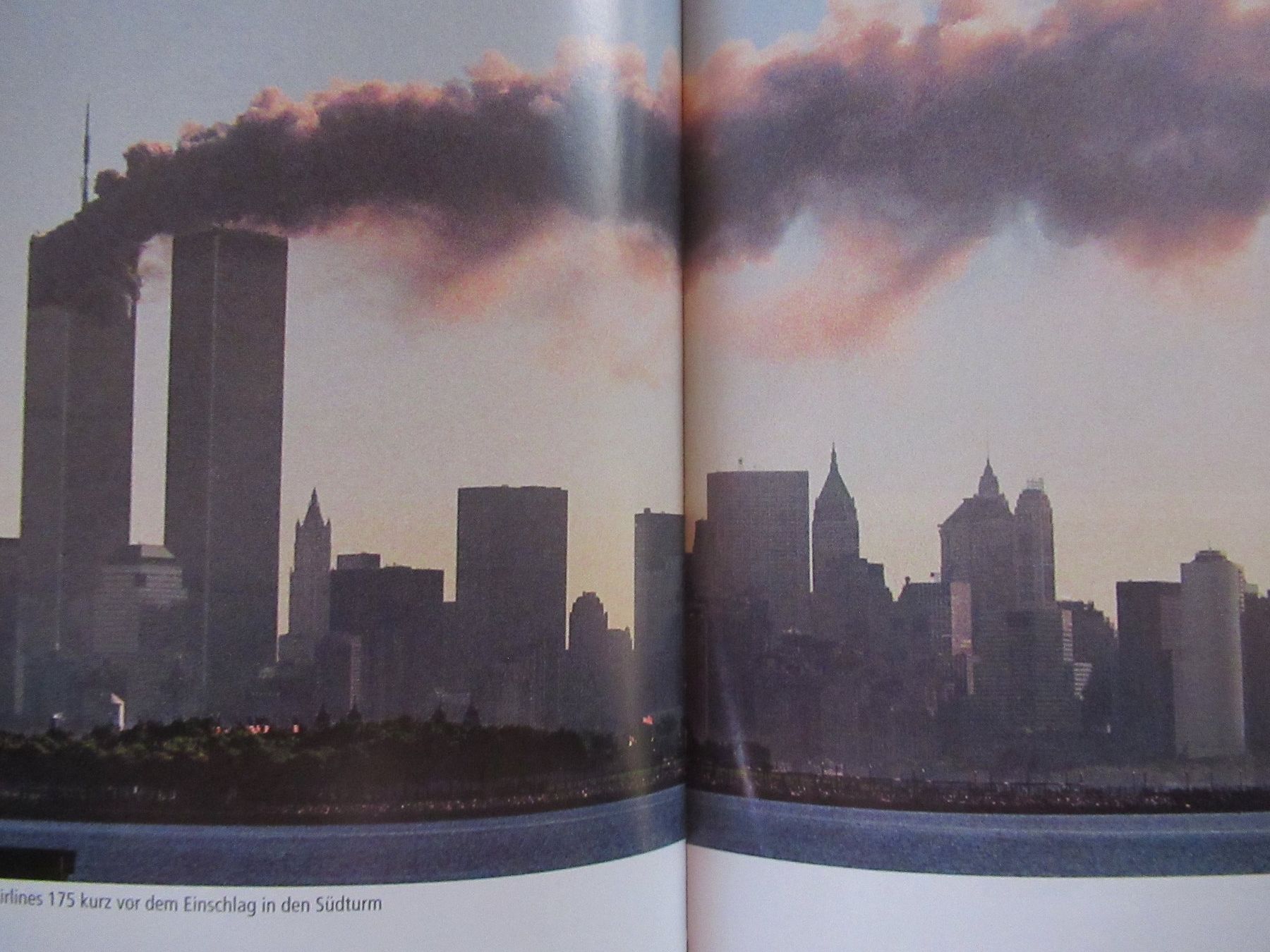 Libri: 11. SEPTEMBER - GESCHICHTE EINES TERRORANGRIFFS IN NEW YORK – Usato da Moosseedorf venduto da haro01 1