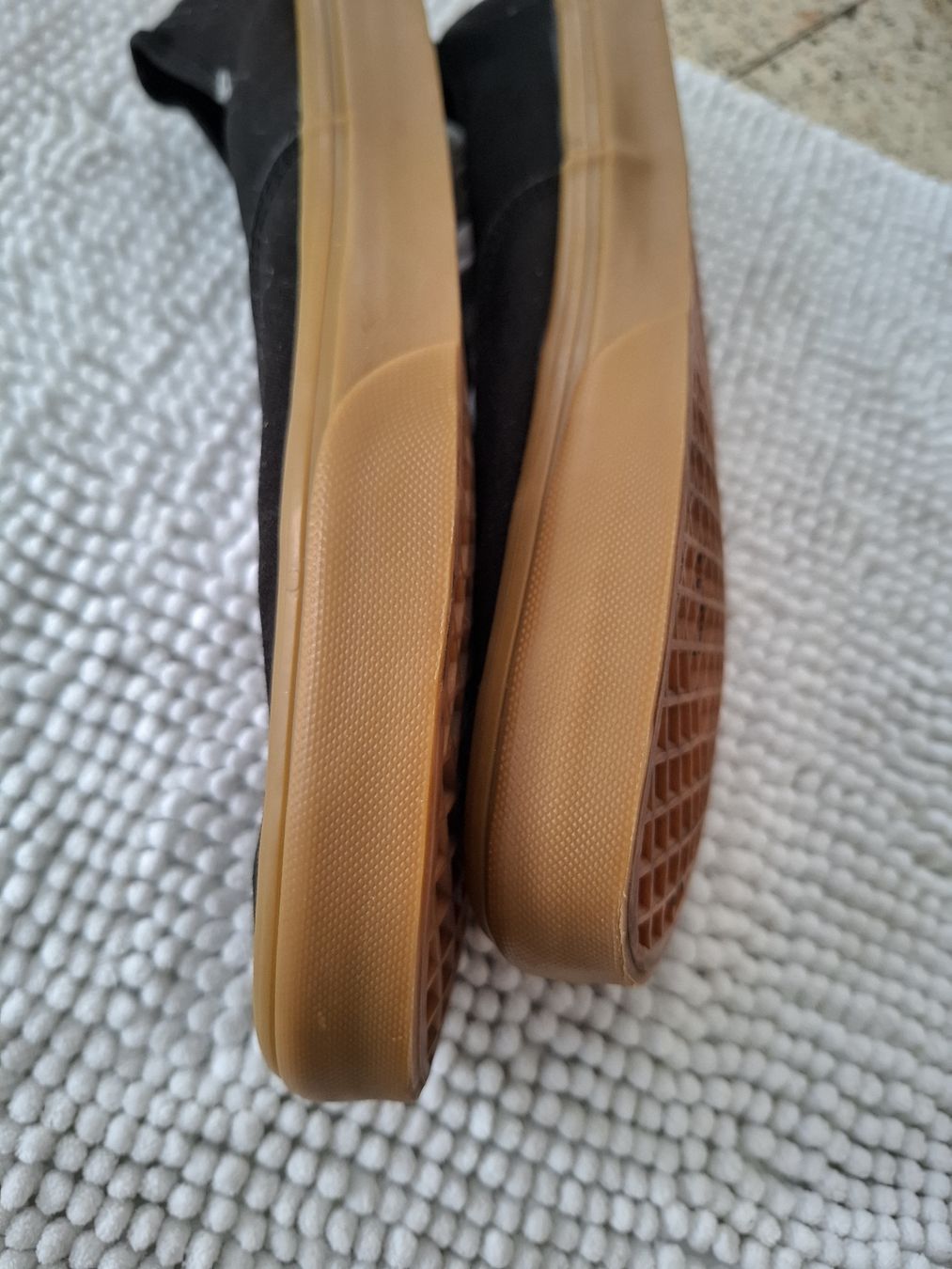 Vans Chaussures hommes: Vans baskets noires et gomme, taille 46 – Neuf (Voir description) à Le Locle par sAm_2112 4