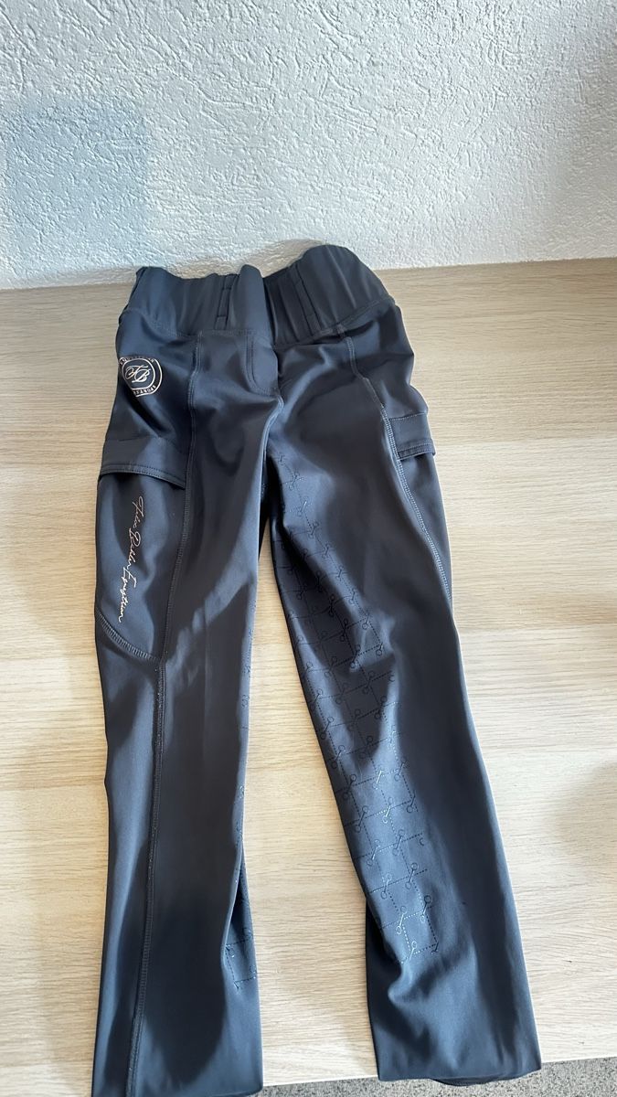Felix Bühler : Reithose Gr 32 – Usato da Männedorf venduto da HollyCat