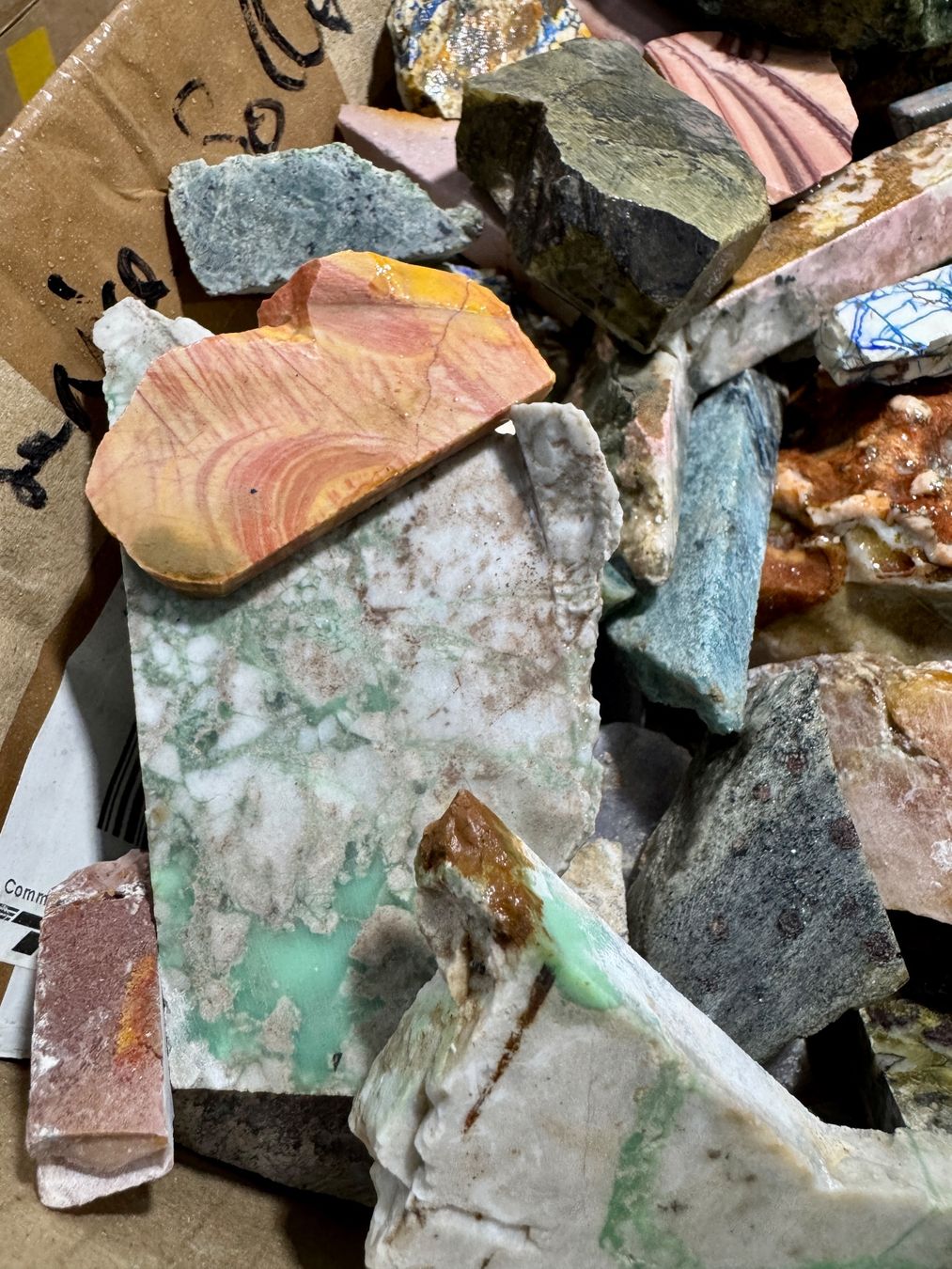 Minerali & Pietre curative: Kiste Mineralien/ Edelsteine gemischt – Usato da Weisslingen venduto da nus_rs52 2