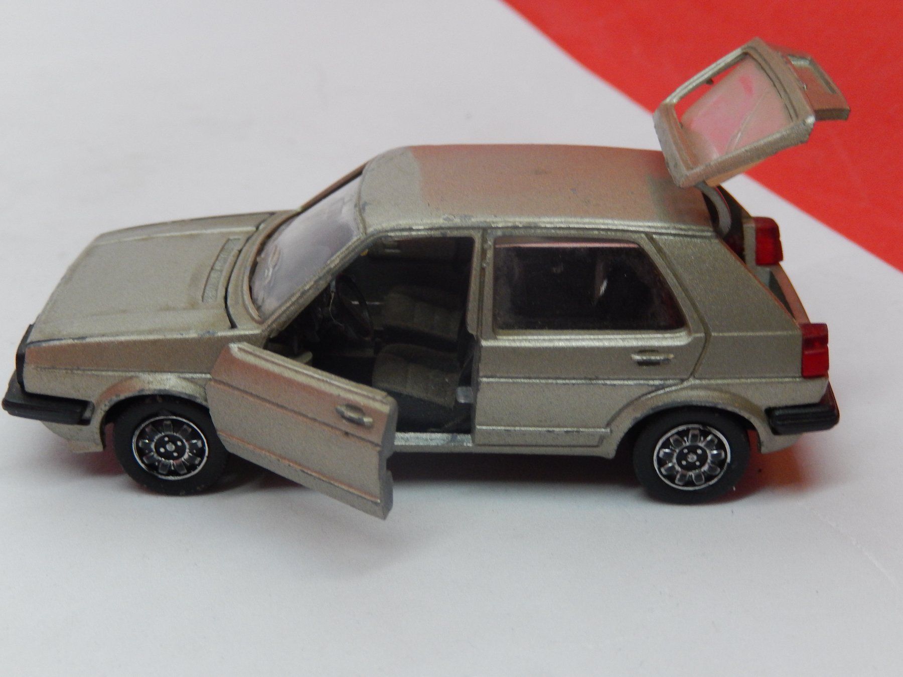 Volkswagen Modellini d'auto: VW Golf - "uralt" Schabak-"gold"  % % Ausverkauf %% – Usato da Reiden venduto da mondial2 1