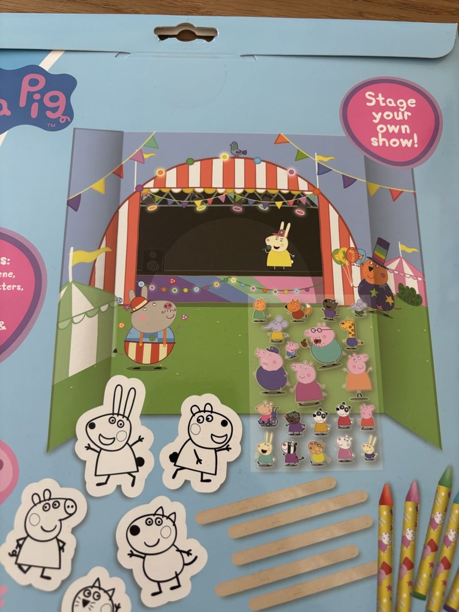 Spielzeuge: Peppa Pig colour your own Puppet Theatre – Neu und originalverpackt aus Rüti ZH von lau_5yjf 6