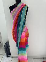 Sommerlicher Bollywood Saree, bunt, mit goldenen Details