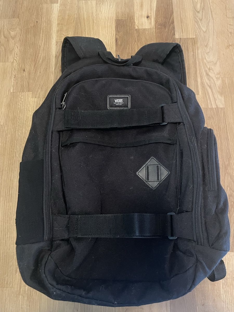 Vans Sacs à dos: Vans Rucksack schwarz, guter Zustand – D'occasion à Bülach par nin_lea1