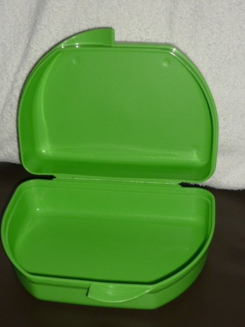 Tupperware Contenitori & Simili: TUPPERWARE PAUSENBOX  UND GUETZLIBOX – Usato da St.Gallen venduto da Anso 1