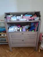 table a lange/ commode et accessoires a langer