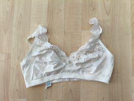 BH Sloggi Romance weiss mit Spitze Grösse 80C neu