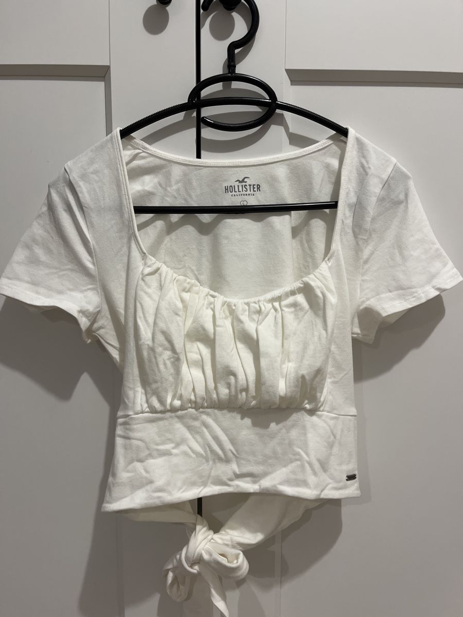 Hollister T-shirt: Crop top Hollister blanc – Nuovo (secondo la descrizione) da Bussigny venduto da LabiZaule