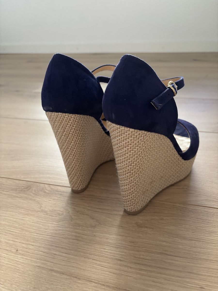 Damenschuhe: Sandales compensées Bata – Gebraucht aus Les Bioux von Tonio9396 3