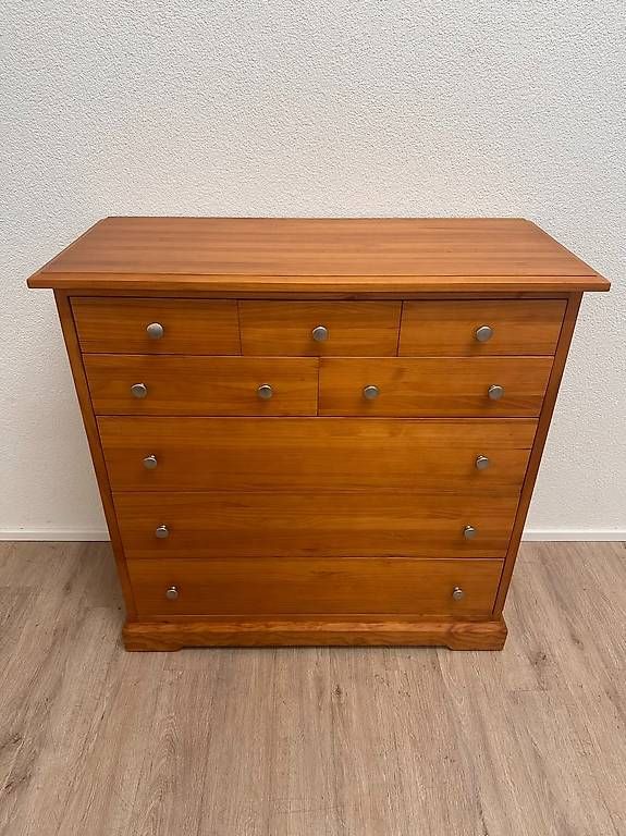 Commodes: Holzkommode mit 8 Schubladen – D'occasion à Obernau par Arche_Noah_Brocki