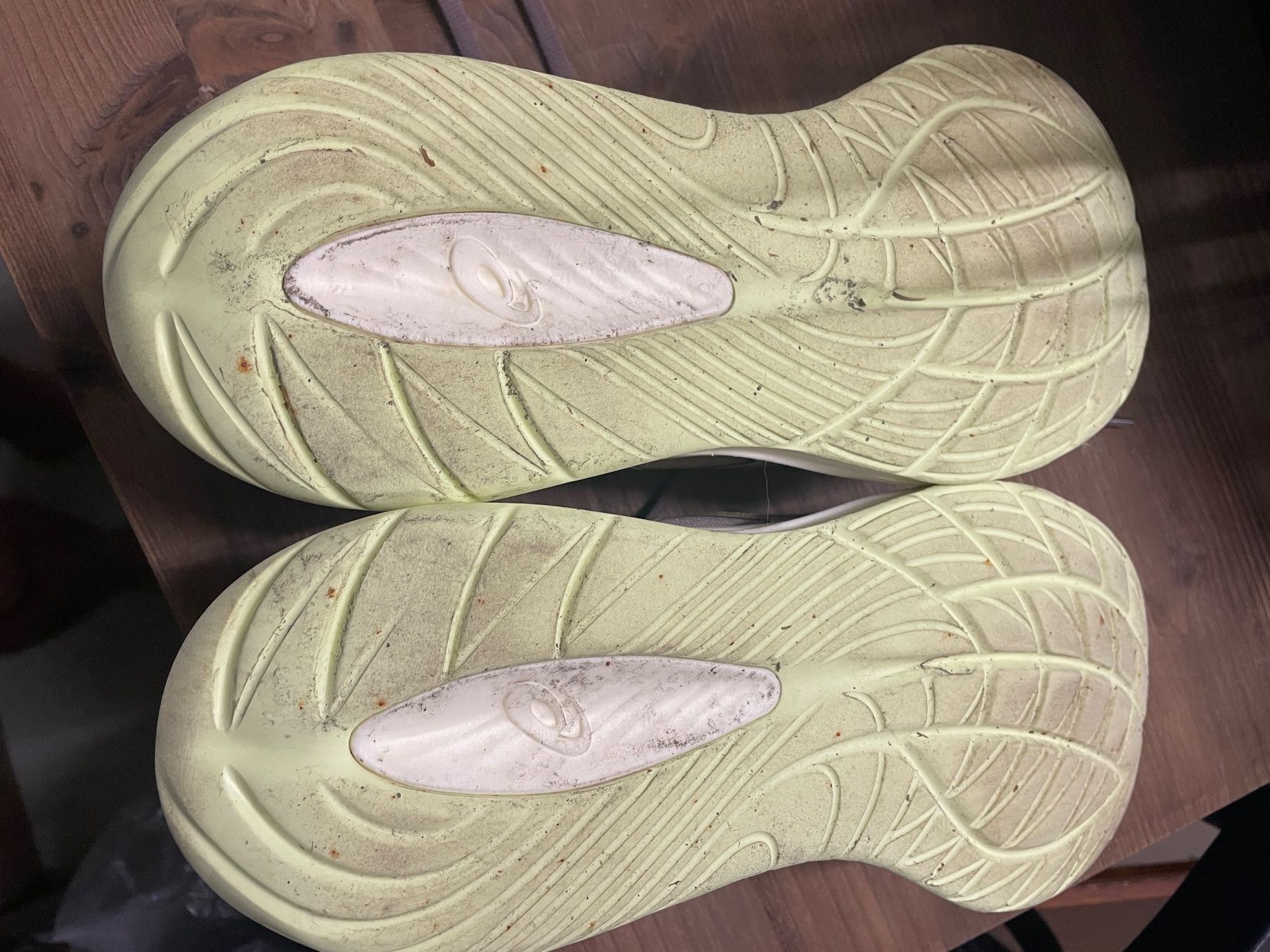Asics Scarpe da uomo: ASICS Laufschuhe Herren Gr. 44.5 – Usato da Duebendorf venduto da Bhutan_Dragon 1