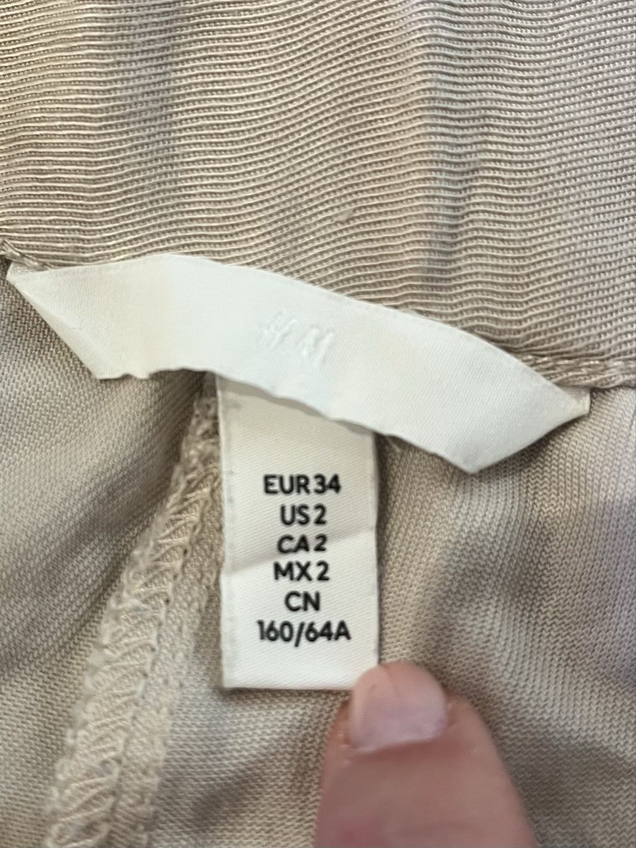 H&M Hosen: H&M Sommer Hose beige Grösse 34  – Gebraucht aus Malters von ann_n9nw 1