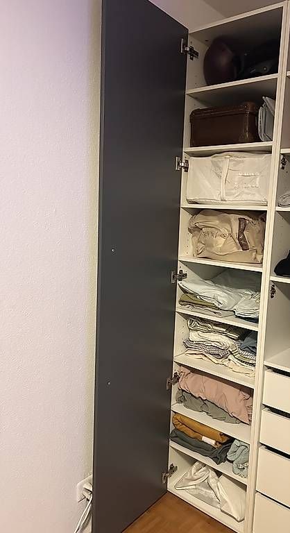 Armoires: Stabiler Kleiderschrank mit Fächern  – D'occasion à Liebefeld par DieFrHa 3