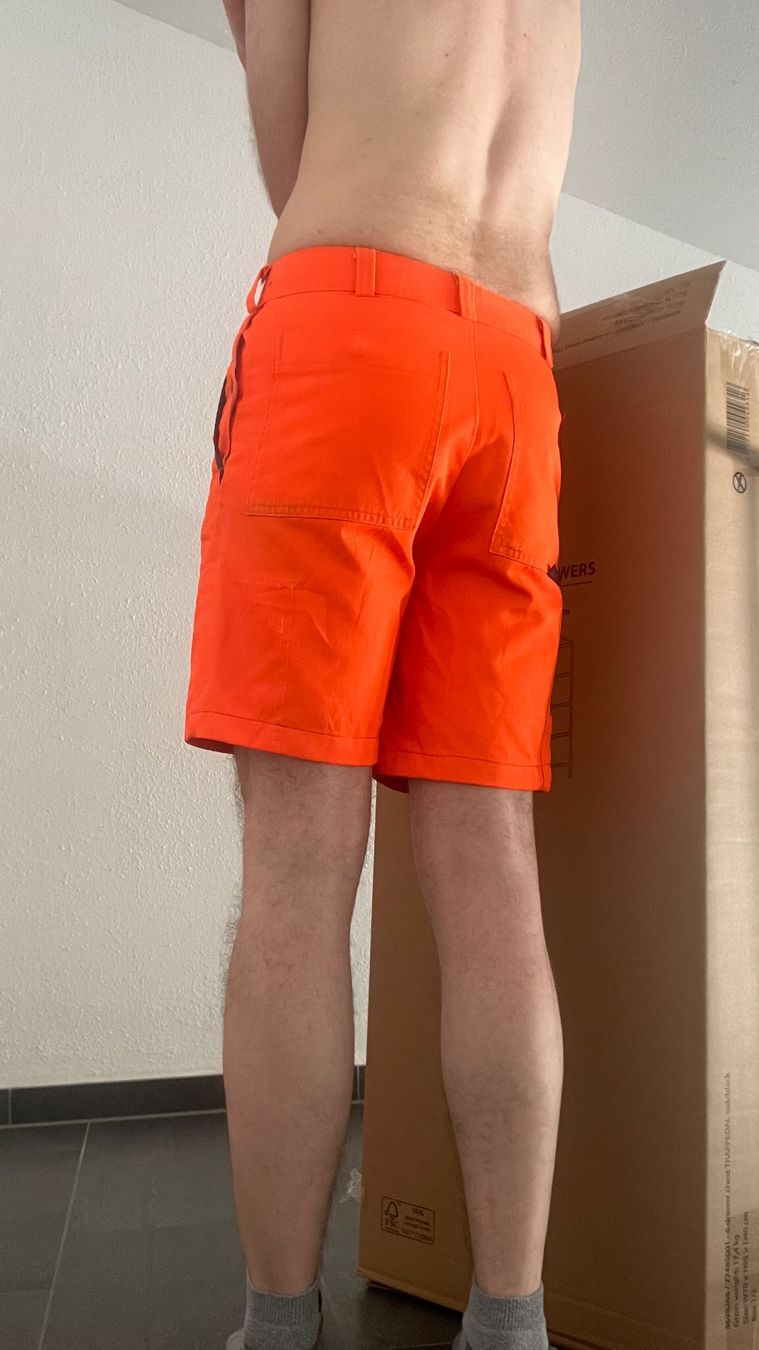 Pantaloni: Arbeitskleidung sehr kurze Hose Gr.36 – Usato da Bettwiesen venduto da Zustand57 2