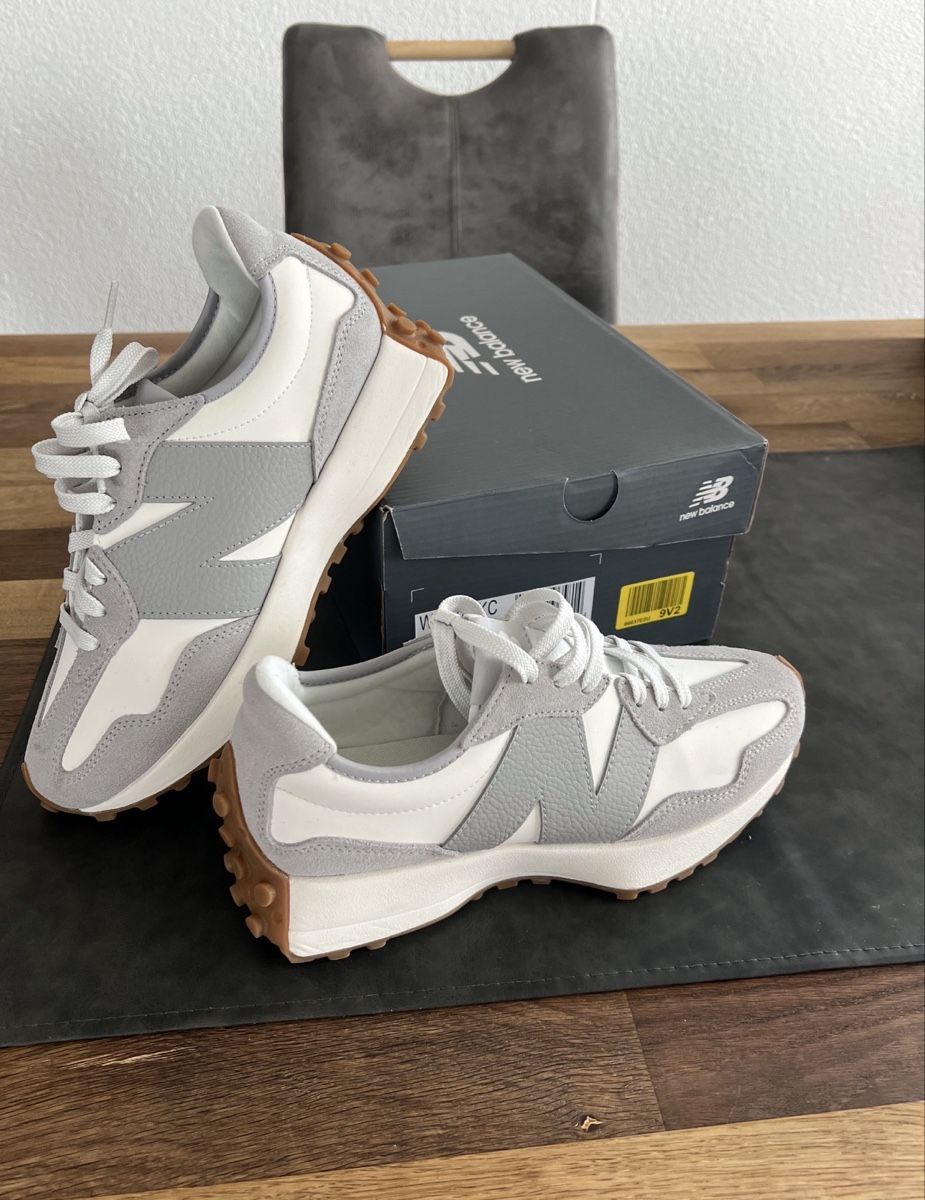 New Balance Scarpe da uomo: New Balance 327 – Nuovo (secondo la descrizione) da Schlieren venduto da NaLeAl