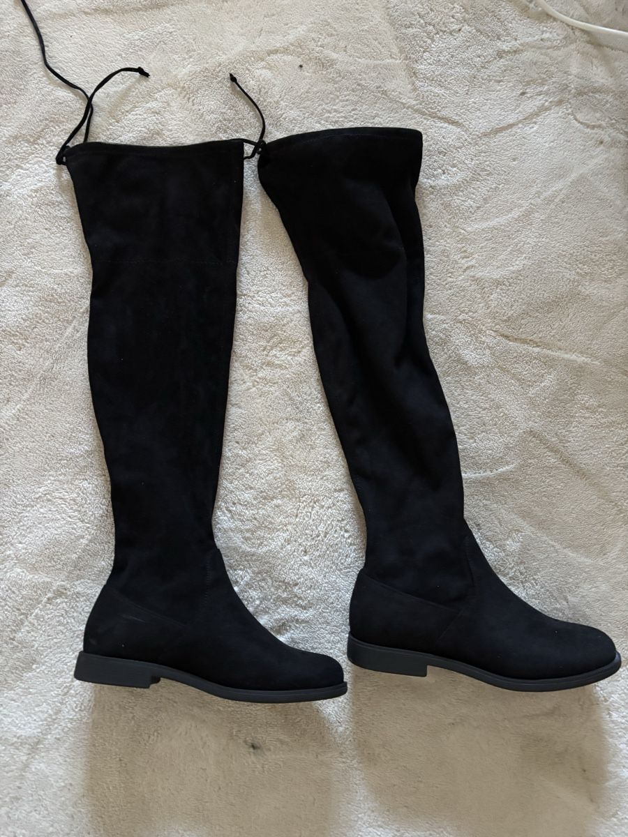 Scarpe da donna: Schwarze Overknee-Stiefel, flach 39 – Usato da Luzern venduto da Monica_19