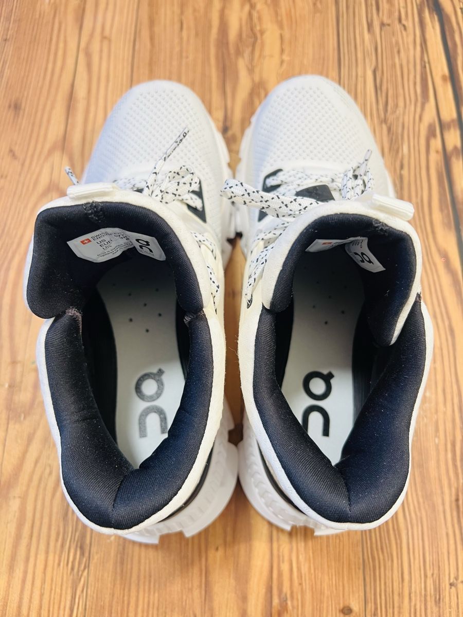 On Scarpe da donna: On Cloud Schuhe Grösse 38.5, Weiss Top! – Usato da Scuol venduto da ricos81 4