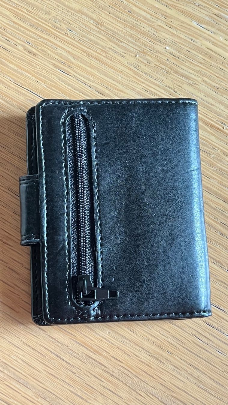 Altro in  Abbigliamento & Accessori: Kartenetui schwarz klein – Nuovo (secondo la descrizione) da Schübelbach venduto da Dolly990_2 1