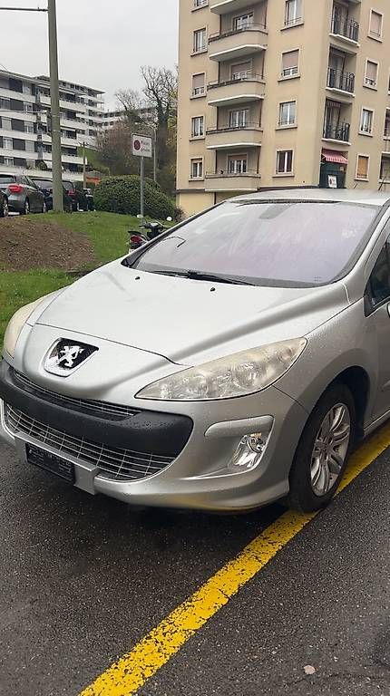 Peugeot Automobili: Peugeot 308 1.6i – Usato da Prilly venduto da oma_f7wq