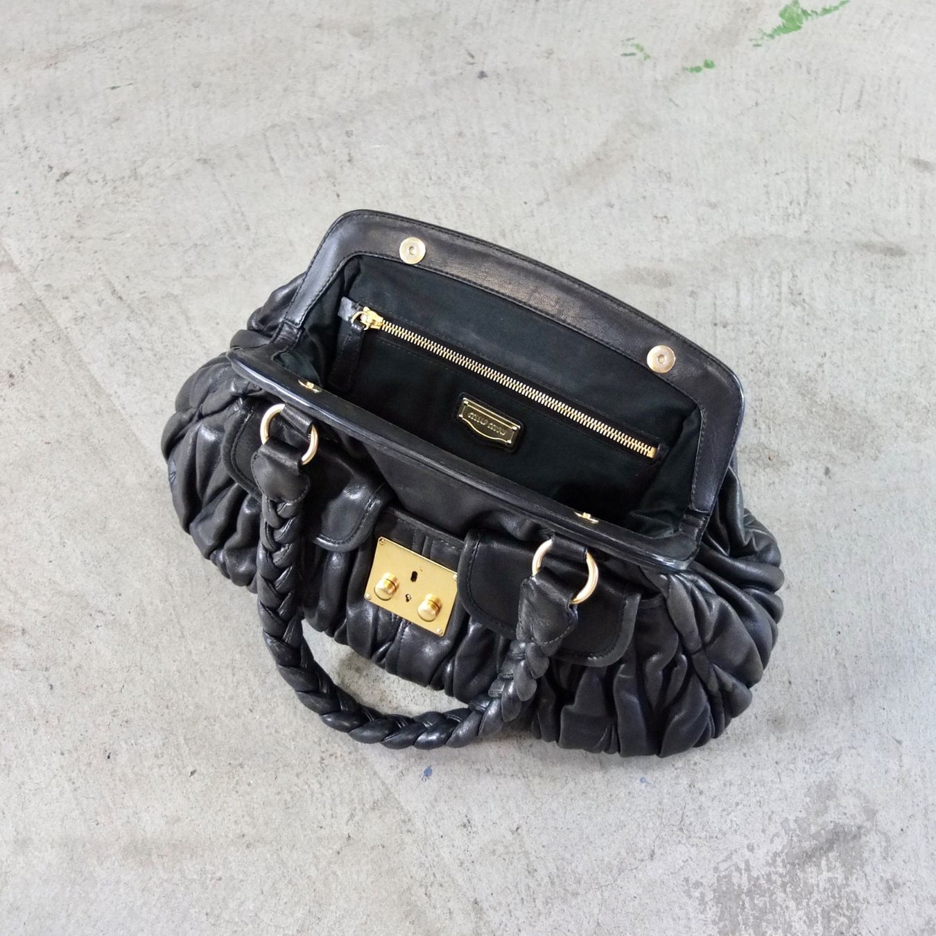 Miu Miu Borse: Miu Miu Handtasche aus gerafftem Nappaleder – Usato da Basel venduto da Brocki-auf-dem-Wolf 4