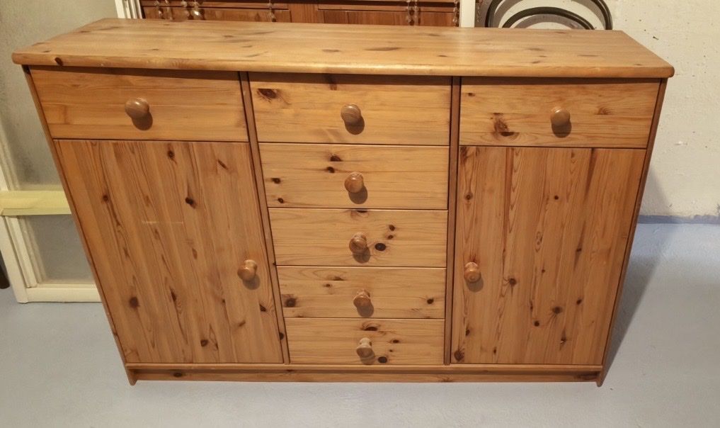 Commodes: Sideboard Kiefer massiv – D'occasion à Altendorf par Oracelcrash