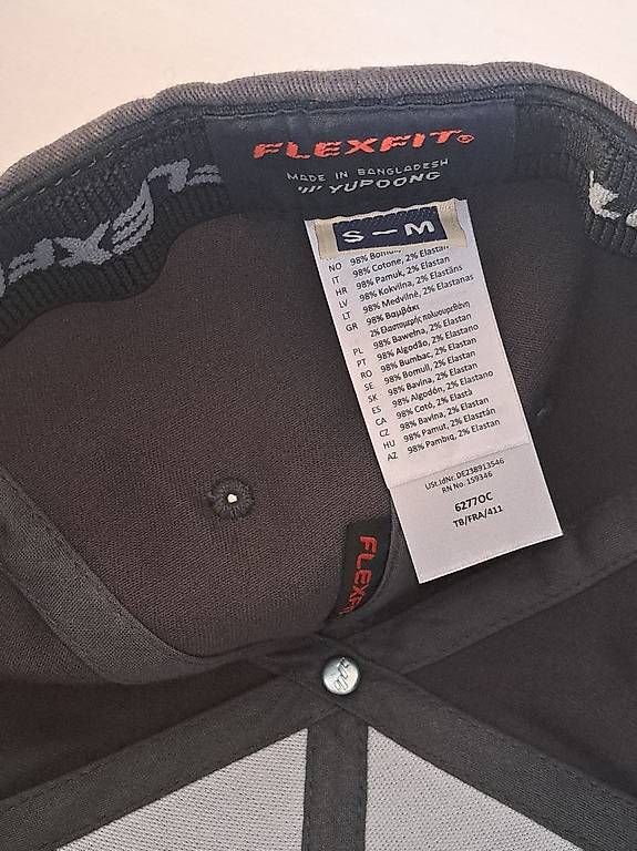 Copricapi, berretti & cappellini: Baseball Cap Flexfit Grau – Usato da Rupperswil venduto da White-Dove 3