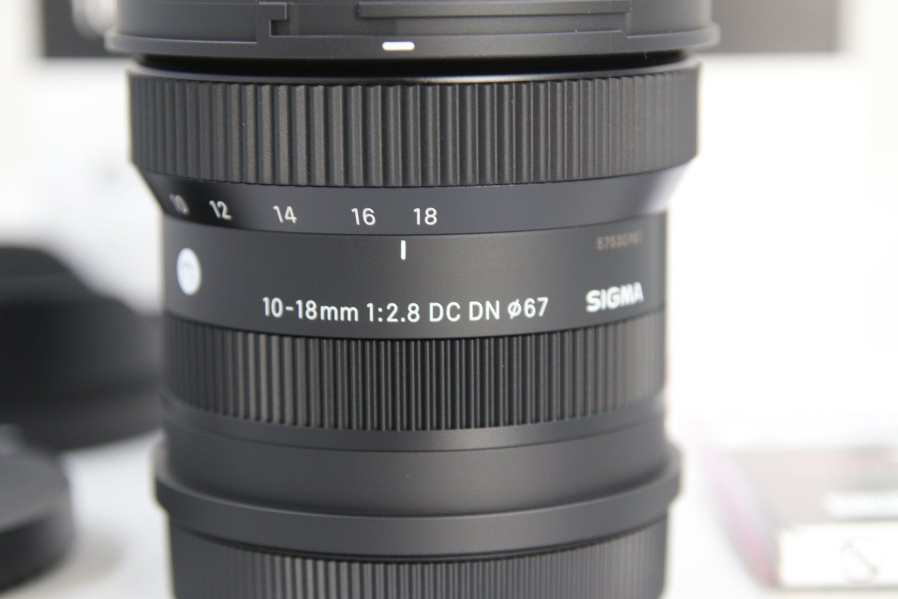Sigma Obiettivi: Sigma 10-18mm 2.8 DC DN L-Mount / NEU – Nuovo e nell'imballaggio originale da Zofingen venduto da OWYSSAG 1