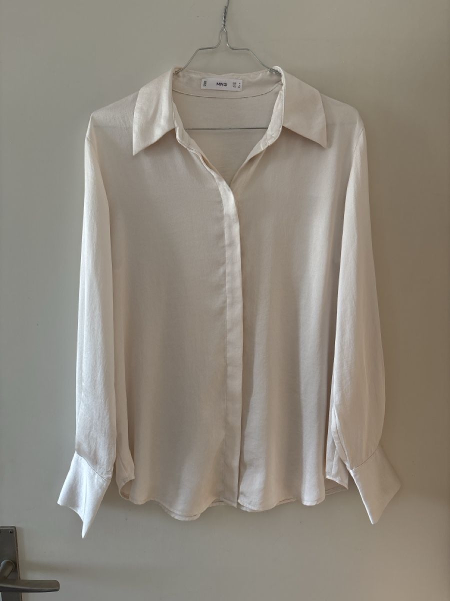 Mango Camicette: Bluse von Mango – Usato da Basel venduto da lau_retta