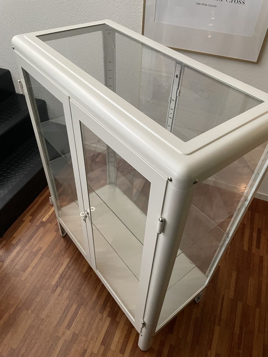 Ikea Vitrines: Glasvitrine IKEA – D'occasion à Horw par queenofantiques75 1