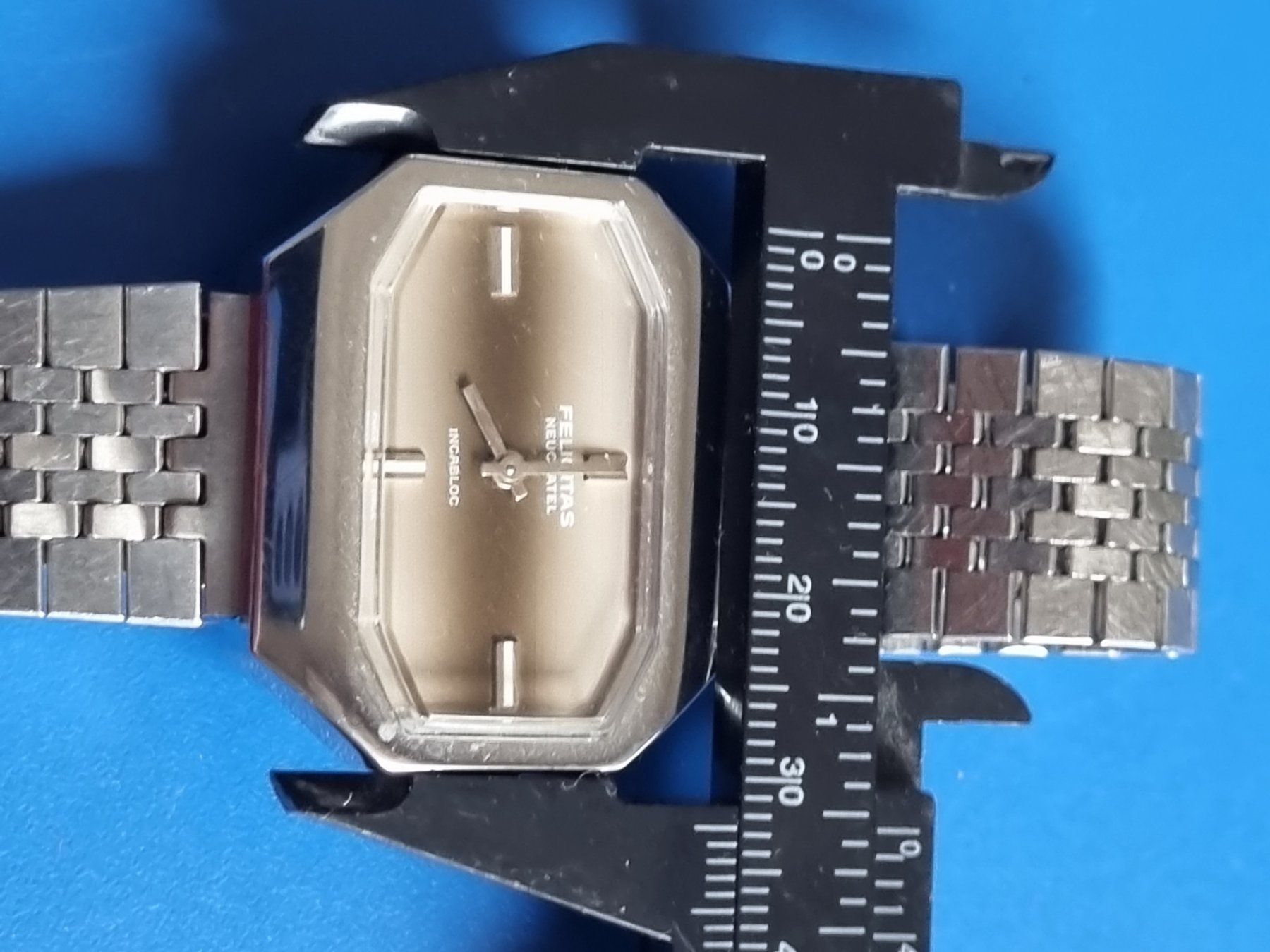 Orologi: FELICITAS NEUCHATEL HANDAUFZUG – Usato da Schaffhausen venduto da Leveron13 3