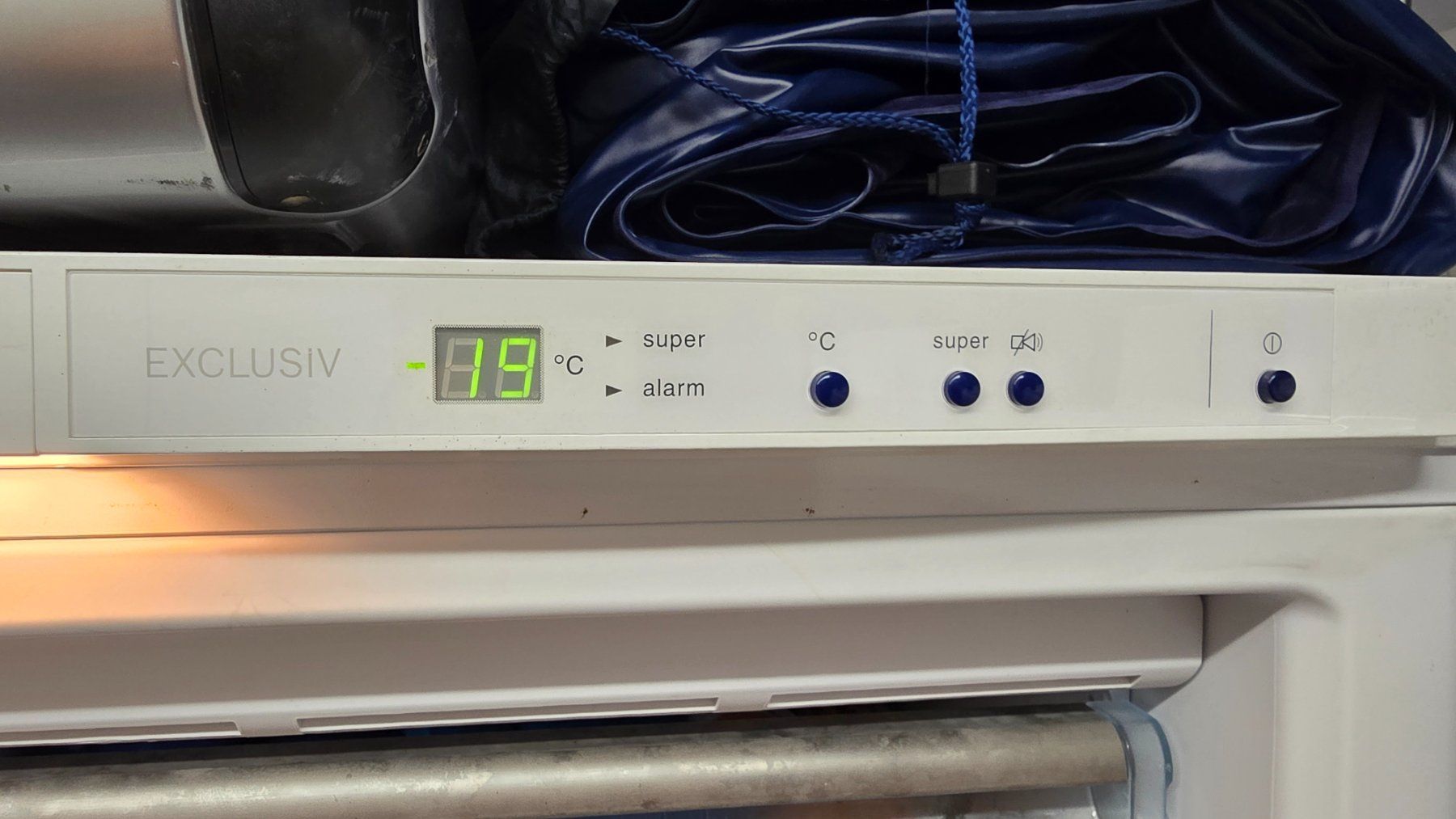 Bosch Congelatori: Gefrierschrank Weiss Bosch freihstehend – Usato da Rumlikon venduto da Witchblade998 2