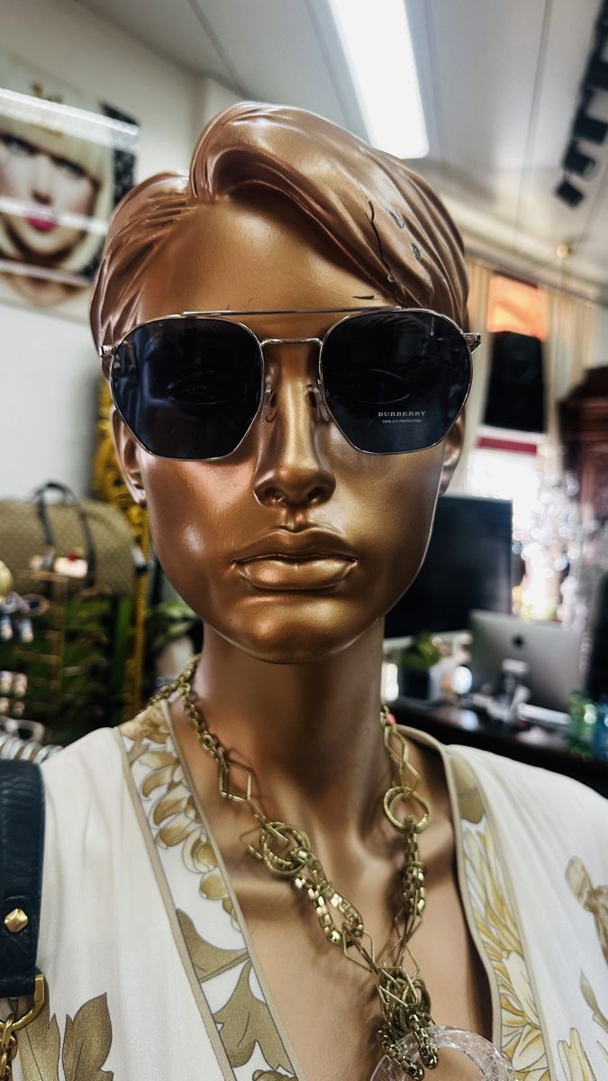 Burberry Occhiali & Lenti: Burberry Sonnenbrille neu – Nuovo e nell'imballaggio originale da Lachen SZ venduto da HelvetiaLuxury 1