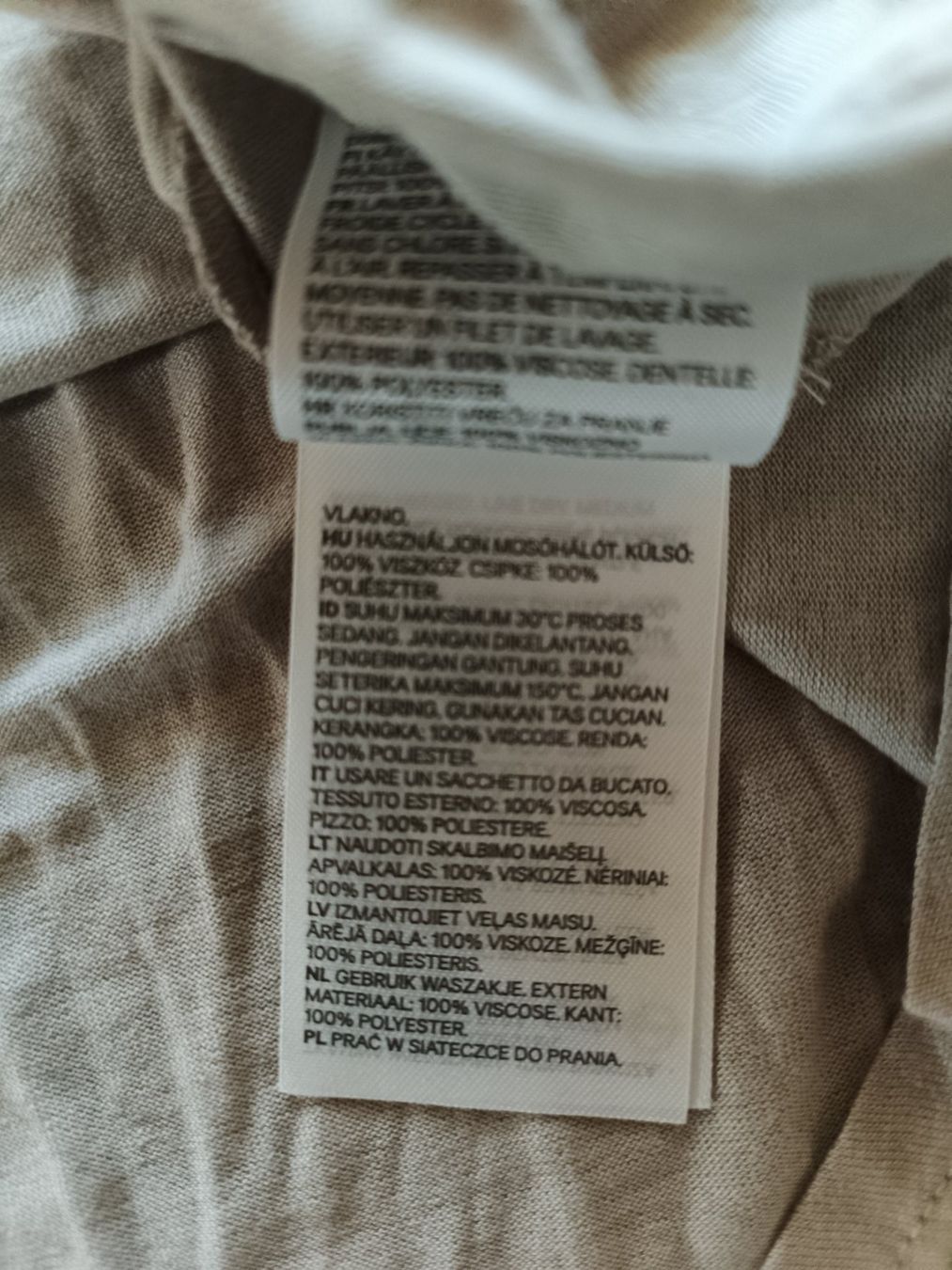 T-shirt: Beiges Shirt S/M Neu – Nuovo (secondo la descrizione) da Bätterkinden venduto da Elefantenzoo 2
