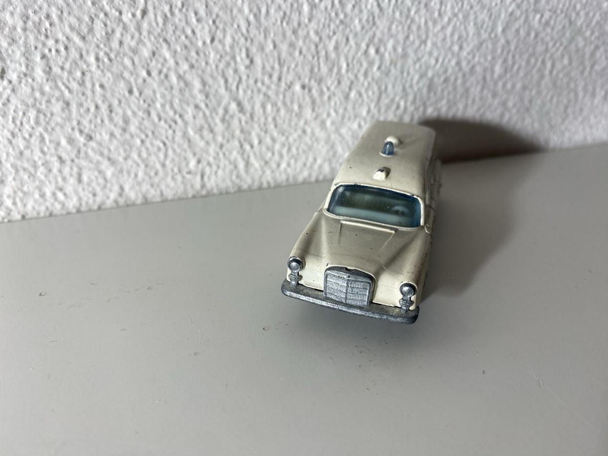 Lesney Modellini d'auto: Lesney ambulance – Usato da Winterthur venduto da ben_9vxx 1