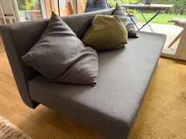 Top Zustand: Graues Schlafsofa mit Bettfunktion