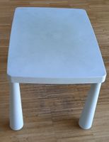 Kindertisch blau mit 3 Hocker blau/pink gebraucht.