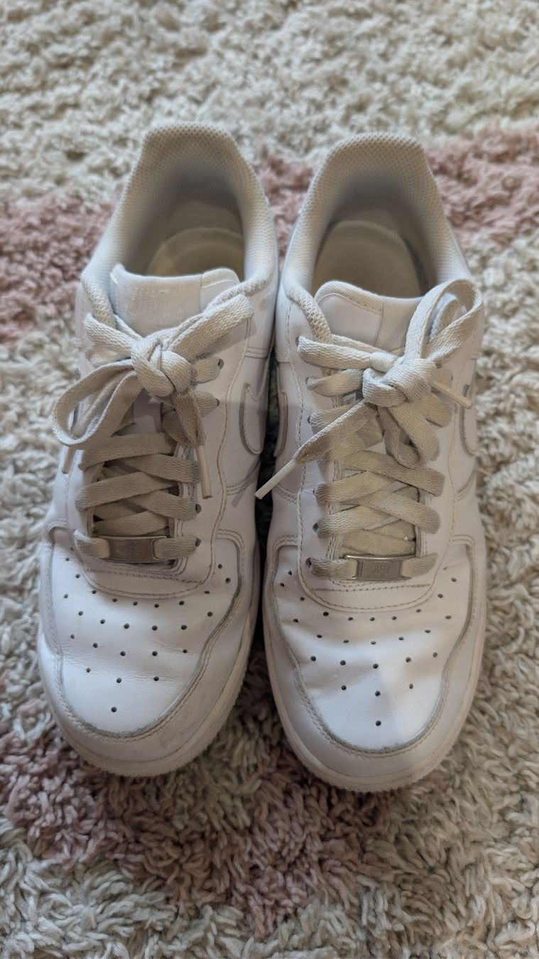 Nike Chaussures hommes: Nike Air Force 1 – D'occasion à Stäfa par Viviane77