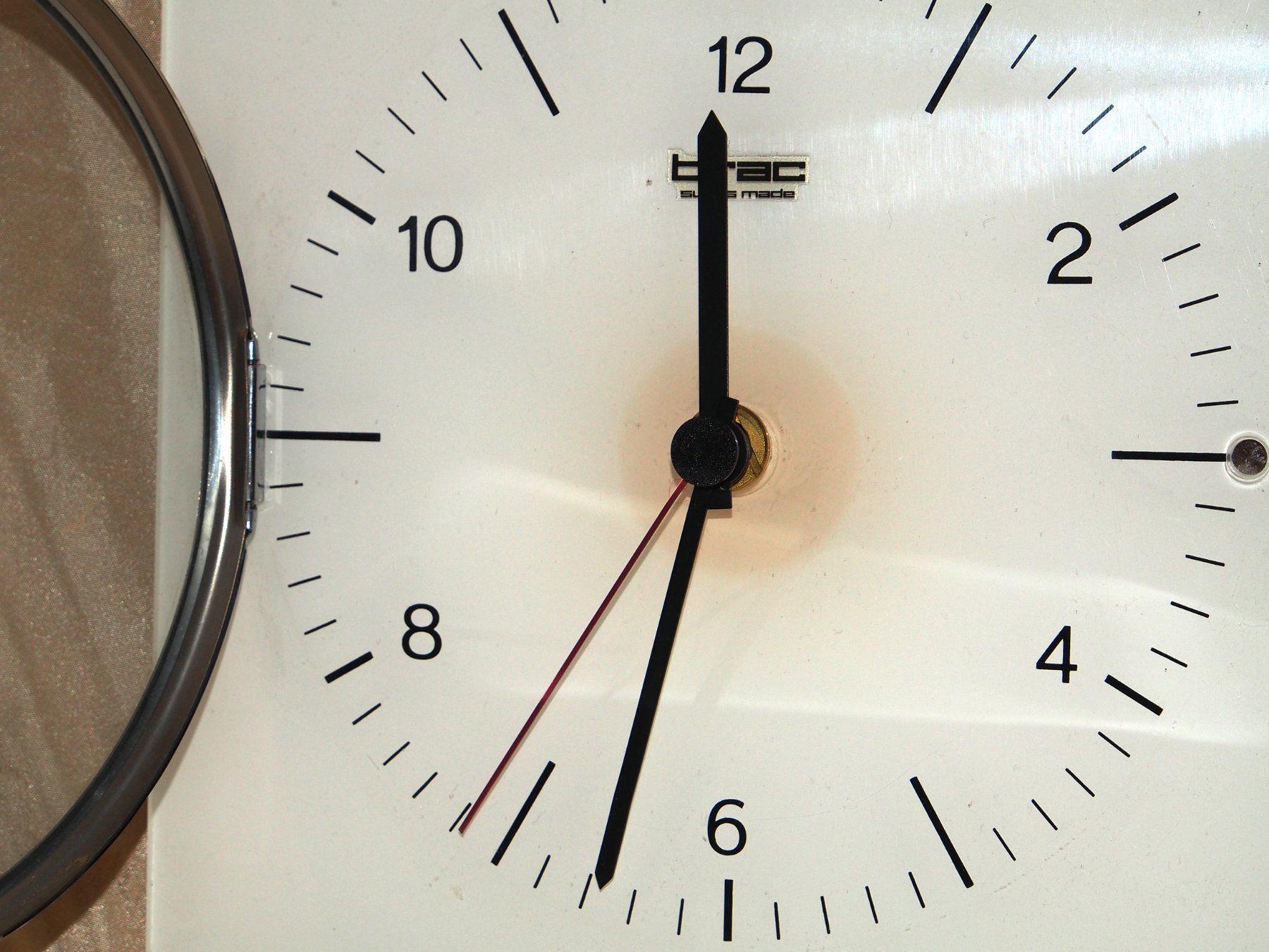 Orologi da terra & Orologi da parete: Horloge murale BRAC swiss made blanc 30cm – Difettoso da Ovronnaz venduto da Etagne68 2