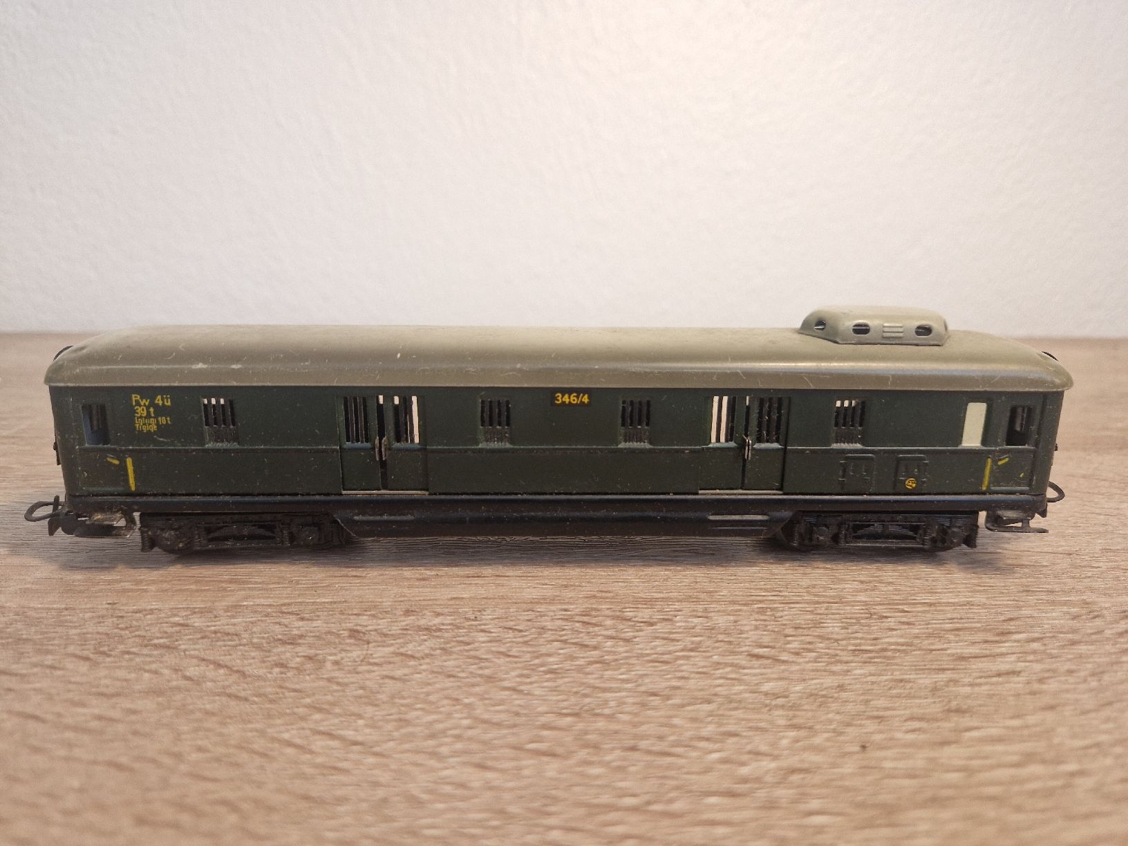 Märklin Modellini di ferrovie: Märklin 346/4 Gepäckwagen H0 – Usato da St-Aubin-Sauges venduto da tantome