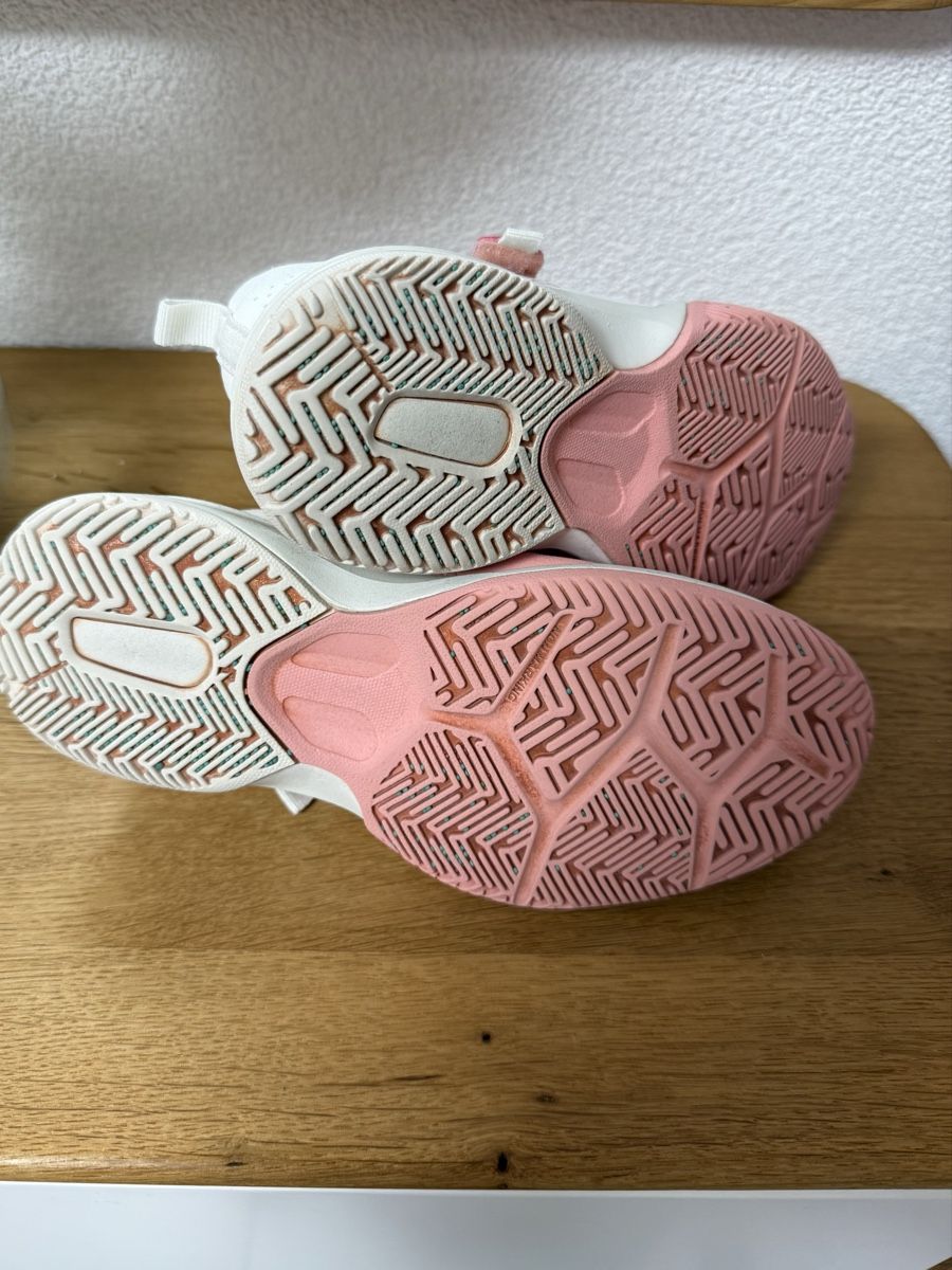 Decathlon Scarpe per ragazzi: Süsse Mädchen Turnschuhe, Grösse 34 – Usato da Dübendorf venduto da Nemo_0 1